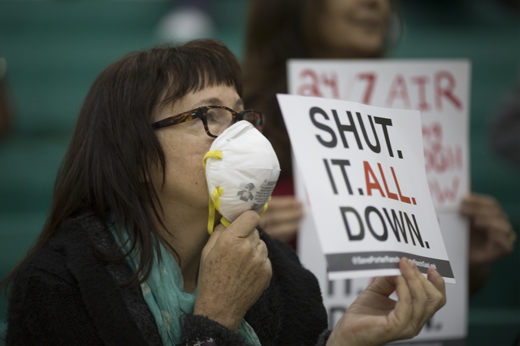 Community Hearing Held Over Ongoing Porter Ranch Gas Leak