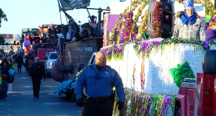 Lundi Gras no day of rest for Carnival royalty, revelers