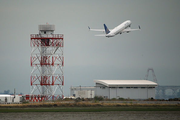 EPA To Regulate Greenhouse Gas Emissions From Airplanes