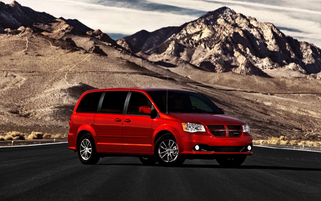 2012-Dodge-Grand-Caravan-front-three-quarter