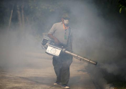 US adds four more countries to Zika travel alert list