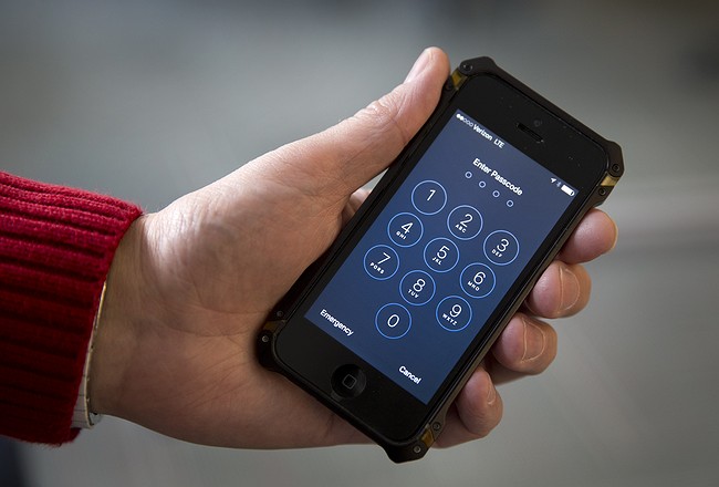 Feds Get San Bernardino Victims' Backing in Fight with Apple