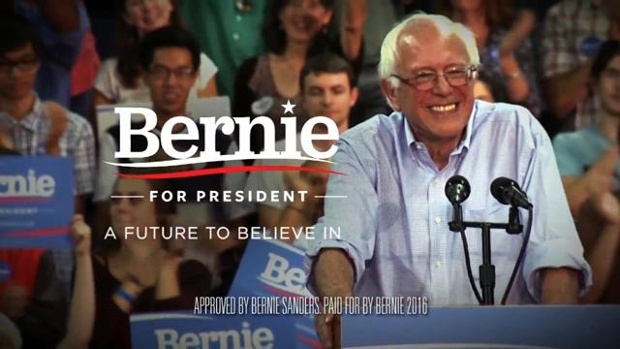 Sanders uses Simon & Garfunkel in non-traditional closing