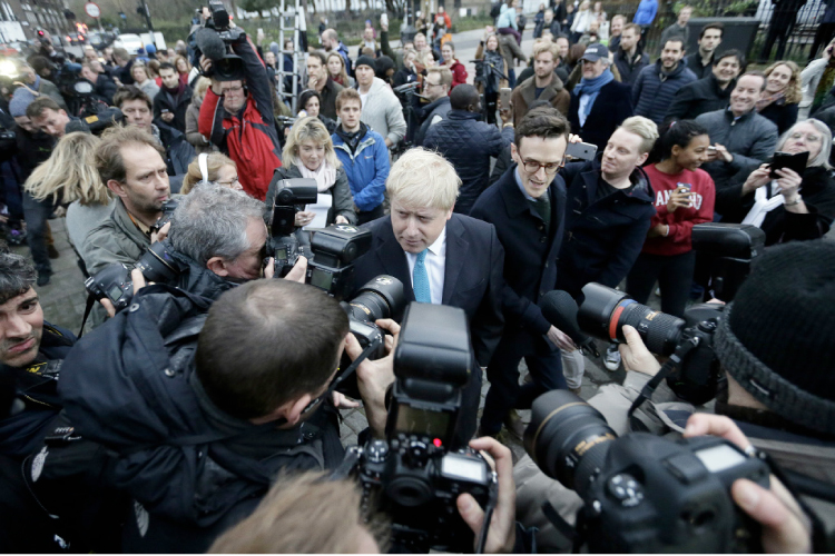 Pound Falls Most in 3 Months as Johnson Backs 'Brexit' Campaign