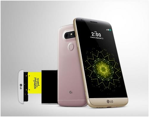 LG G5 was chosen as the best smartphone in a survey on smartphones unveiled at MWC 2016