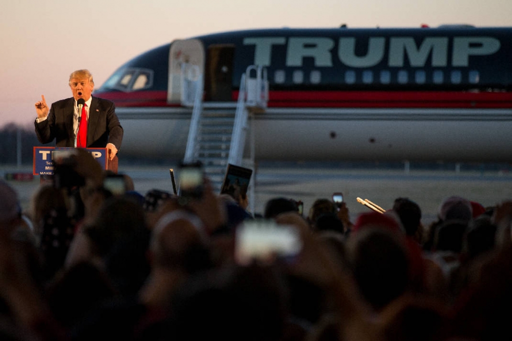 Ted Cruz, Bill Clinton Attend Rallies in North Texas Monday