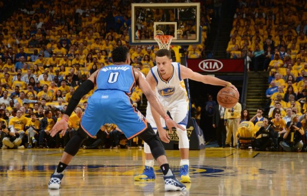 Watch Steph Curry Go Absolutely Bonkers, Even by Steph Curry Standards