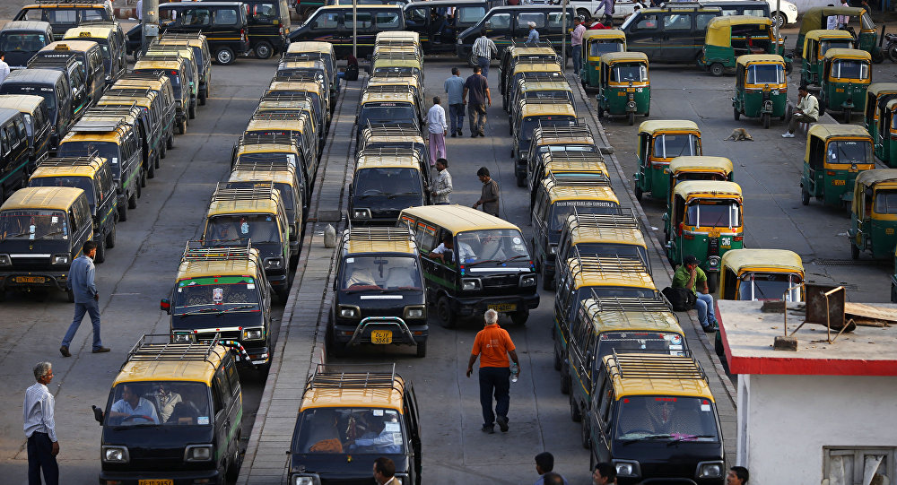 Fueling Resentment Delhi Taxis Block Traffic to Protest Ban on Diesel Cabs