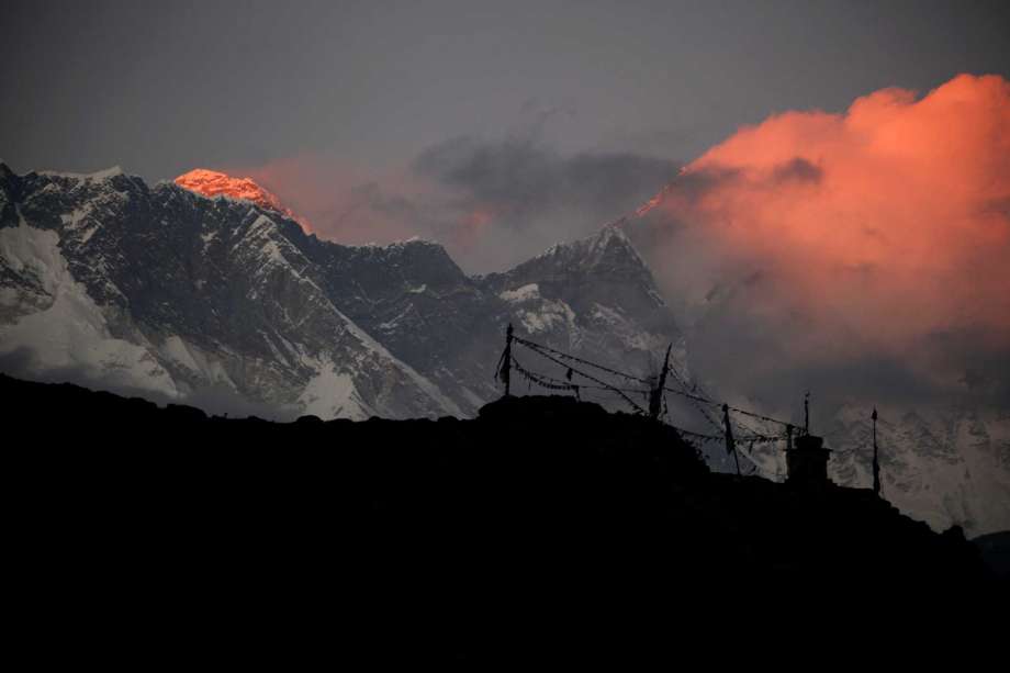 High winds delay dozens of climbers ascending Mount Everest