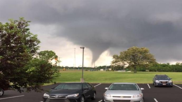 Possible tornado causes damage in Mayfield, Kentucky