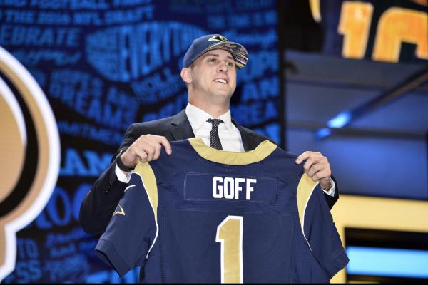 Jared Goff, Carson Wentz go 1-2 in NFL Draft