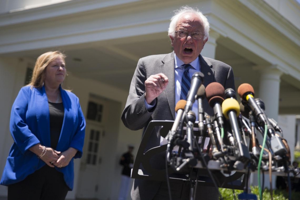 Facing calls from Dems to quit, Sanders sits down with Obama