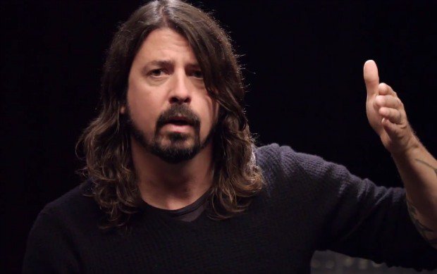 Home Uncategorized Dave Grohl Talks Collaborating With Taylor Swift & Paul McCartney While Being