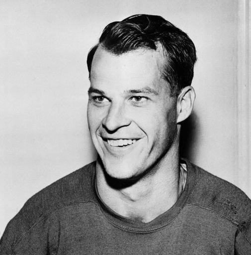 Wings Gordie Howe. Gordie Howe the hockey great who set scoring records that stood for decades has died. He was 88. Son Murray Howe confirmed the death Friday