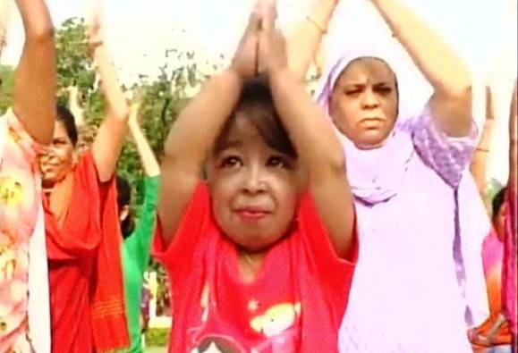 Nagpur World's smallest living woman Jyoti Amge takes part in yoga session