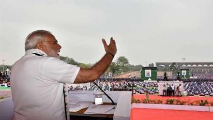 International Yoga Day 2016: 2000 pregnant women set yoga record in Gujarat