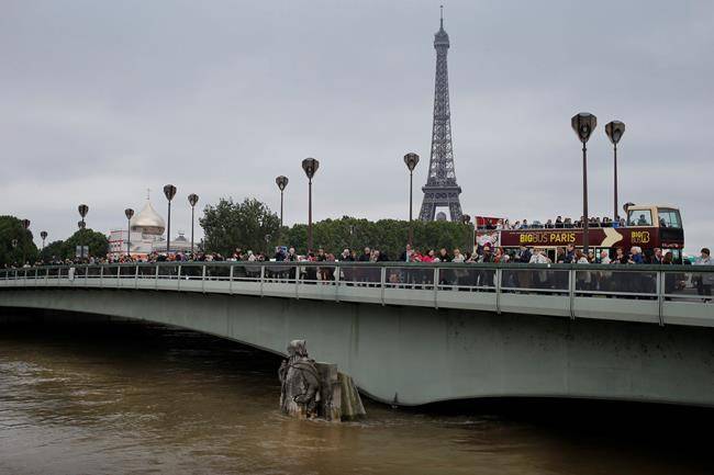 Paris museum reopens as French floods slowly ease