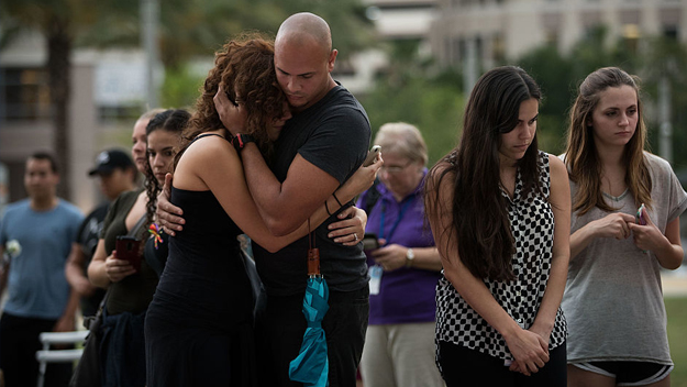 50 killed in shooting at Orlando nightclub, Mayor says