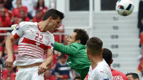 Fabian Schar scores for Switzerland