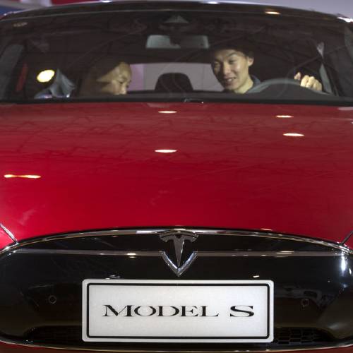 Tesla launches two new entry-level Model S sedans