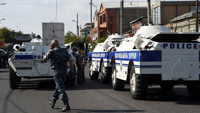 Police Again Clash with Protesters in Yerevan