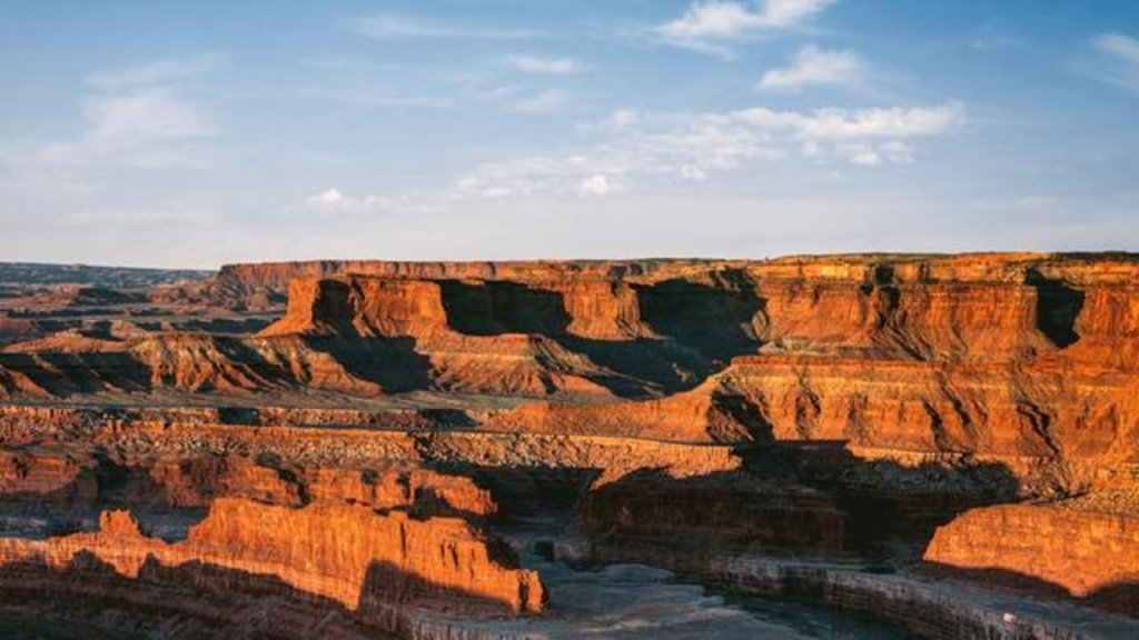 Woman Suffers Fatal 400 Foot Grand Canyon Fall