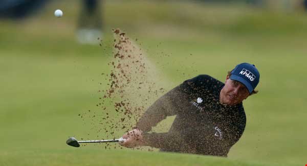 McIlroy Snaps 3-Wood in 2 Pieces at British Open