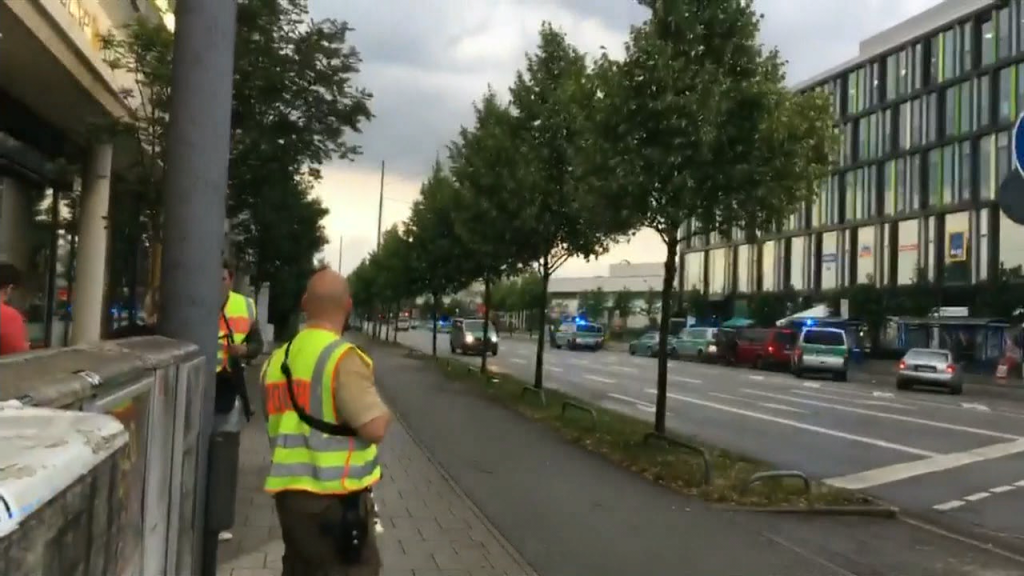 Shots fired at Munich shopping center