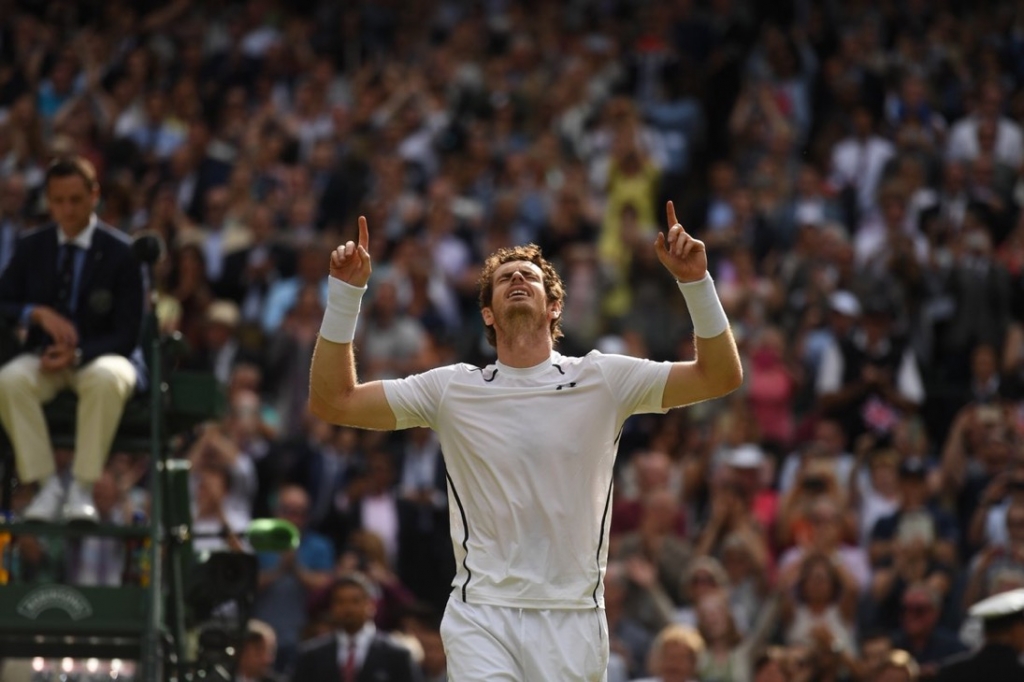 Murray takes second Wimbledon crown