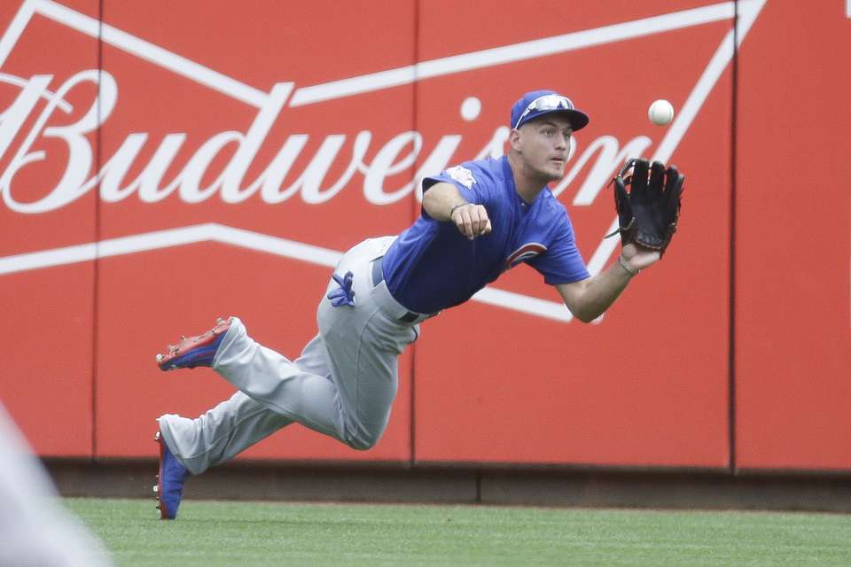 Rizzo legs out inside-the-park HR Cubs sweep Reds 9-2