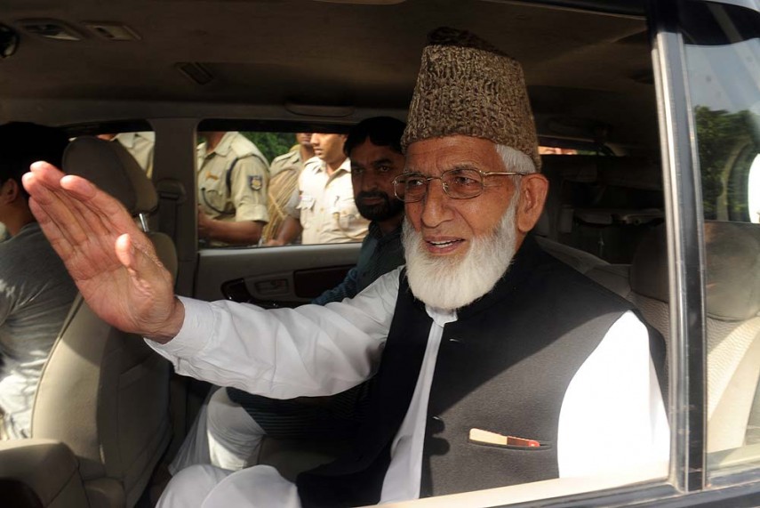 Separatist leader Syed Geelani defies restrictions, detained