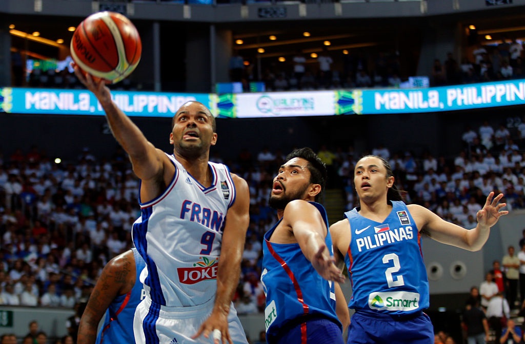 Tony Parker gets to the hoop for France against the Philippines