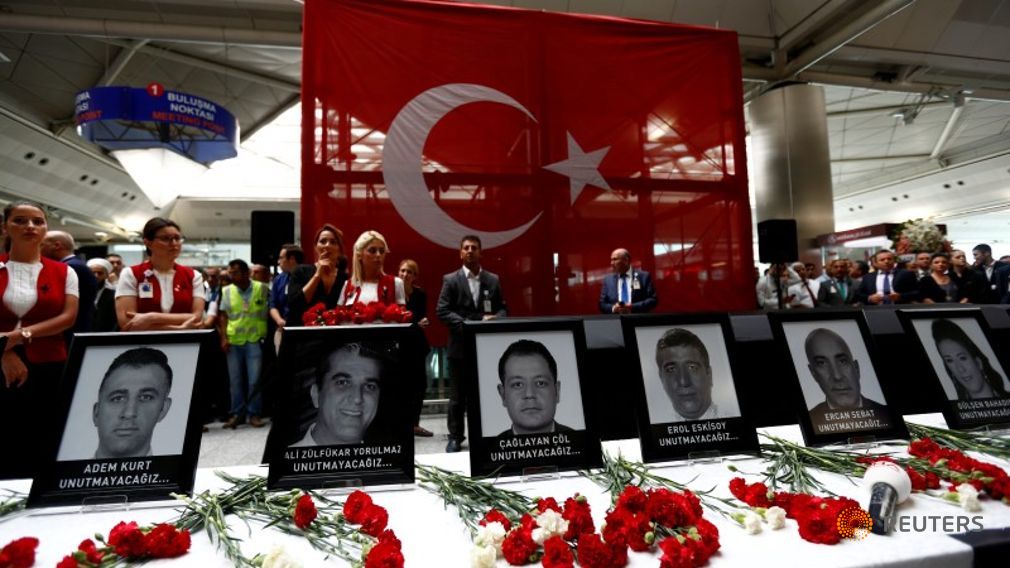 Ten dead in blasts at Istanbul airport