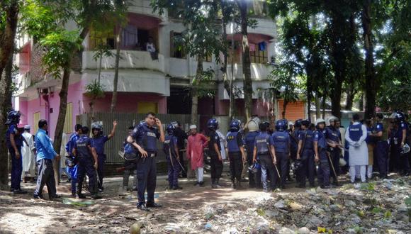 Bangladesh blast, gunbattle leave 2 dead