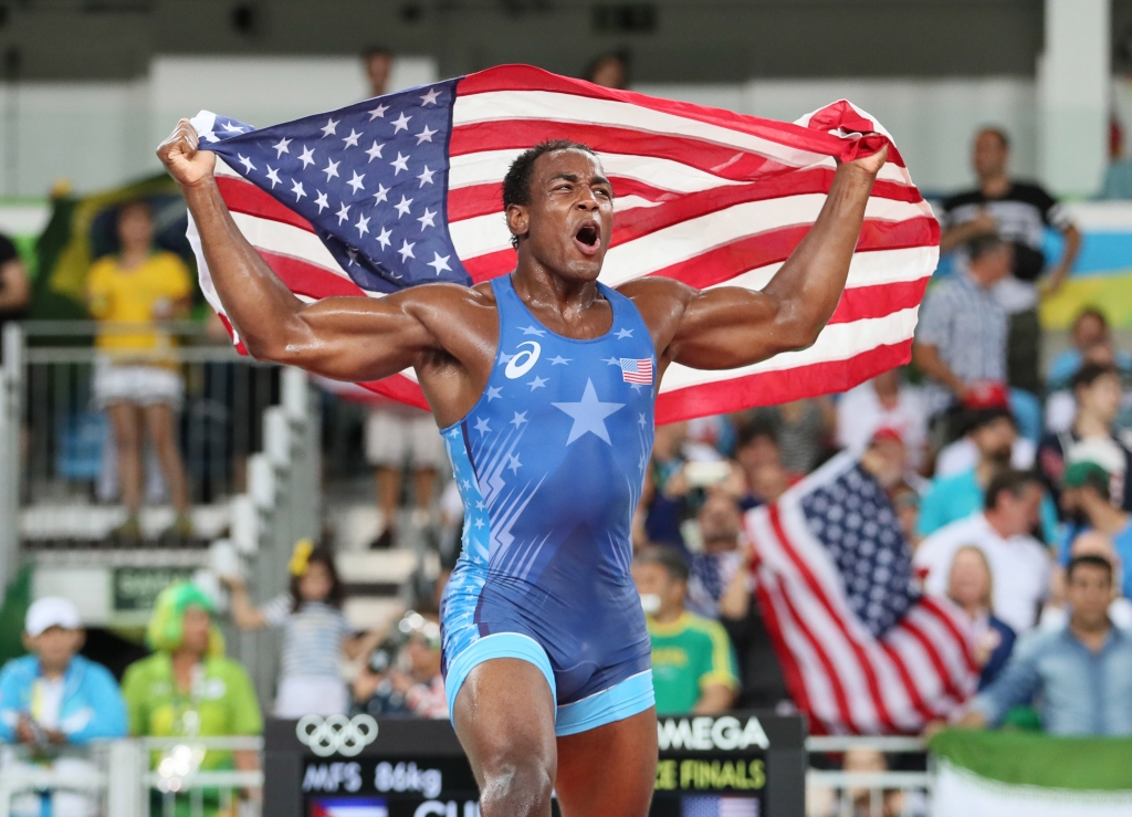 American wrestler wins bronze after opponent bizarrely refuses to return to mat