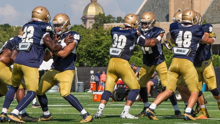 Aug. 17 2016 Notre Dame NCAA college football linebackers practice during Notre Dame Football Media Day