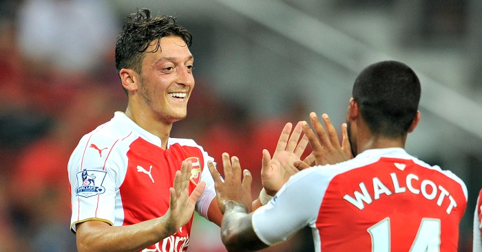 Mesut Ozil Theo Walcott Football365