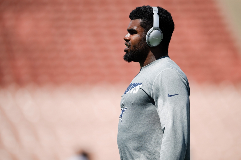 Aug 13 2016 Los Angeles CA USA Dallas Cowboys running back Ezekiel Elliott warms up prior to the game against the Los Angeles Rams at Los Angeles Memorial Coliseum. Mandatory Credit Kelvin Kuo-USA TODAY Sports