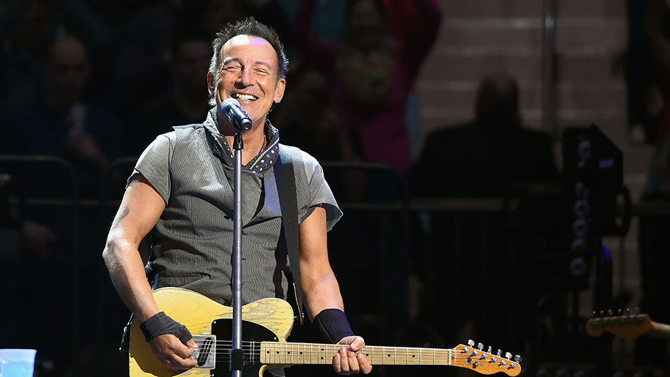 Bruce Springsteen played his first of three MetLife Stadium shows (pics, videos, setlist)