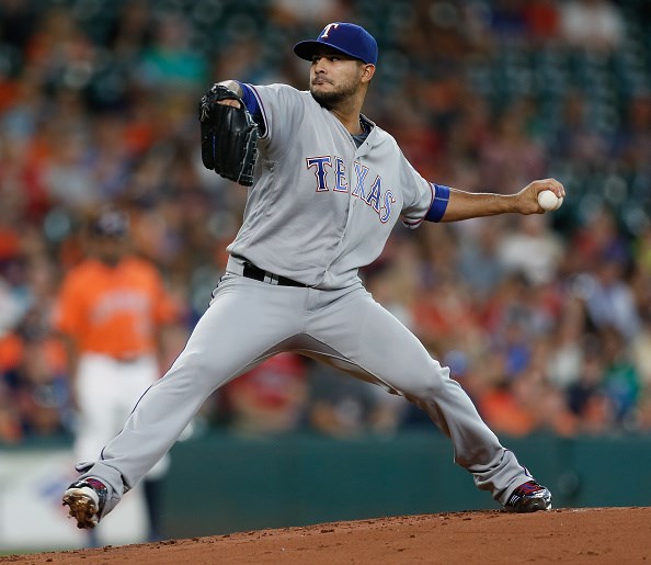 Keuchel 3-hits Rangers, Astros halt skid