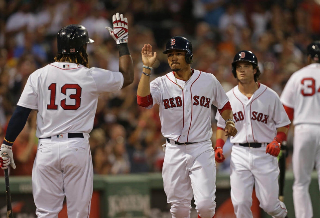 Red Sox' Hanley Ramirez exits game after collision at first base