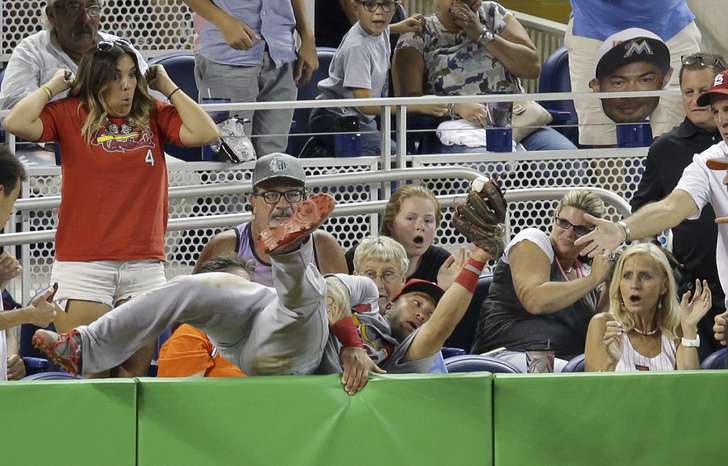 Pham homers, drives in 3 to lead Cardinals over Marlins