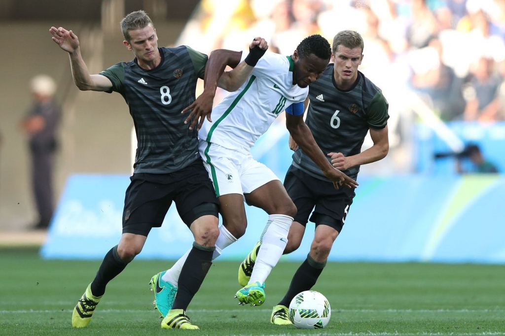 Mikel caught in a Bender sandwich- Alexandre Schneider  Getty Images