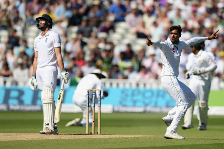 Mohammad Amir dismissed James Vince for 42