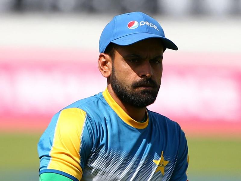 Pakistan opener Mohammad Hafeez will remain in England to undertake his rehabilitation