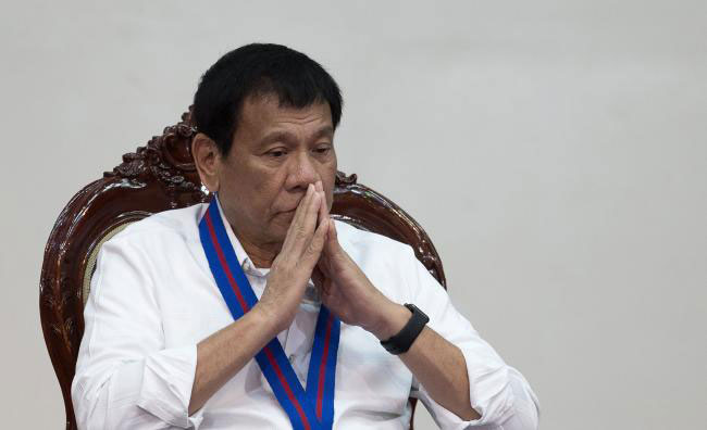 Philippines Duterte says he's willing to face probe into drug killings