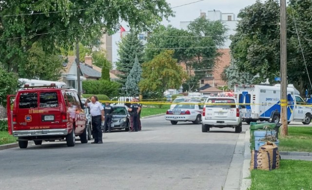 3 dead after crossbow attack in Toronto