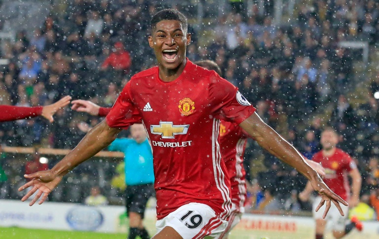 Rashford strikes to extend United's perfect start