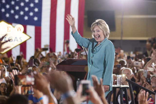 Video || Secret Service Surrounds Clinton as Protestor Approaches