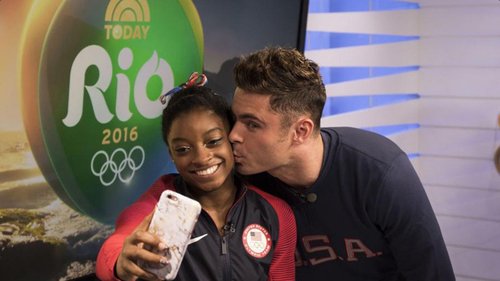 Simone Biles is delighted when she meets idol Zac Efron image via Twitter